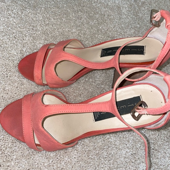 Coral Steve Madden heels - Picture 3 of 3